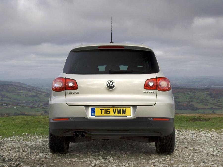  Volkswagen Tiguan 2008 года  (UK) (фото 6 из 13)